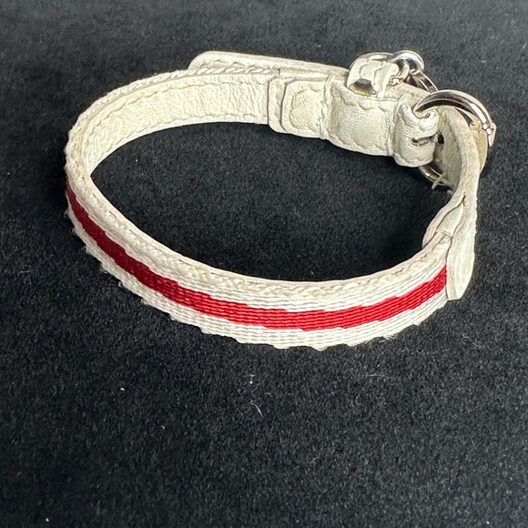 Gucci Limited Edition “Gucci Loves You” Bracelet With Box, Ribbon, & Envelope - Picture 14 of 16